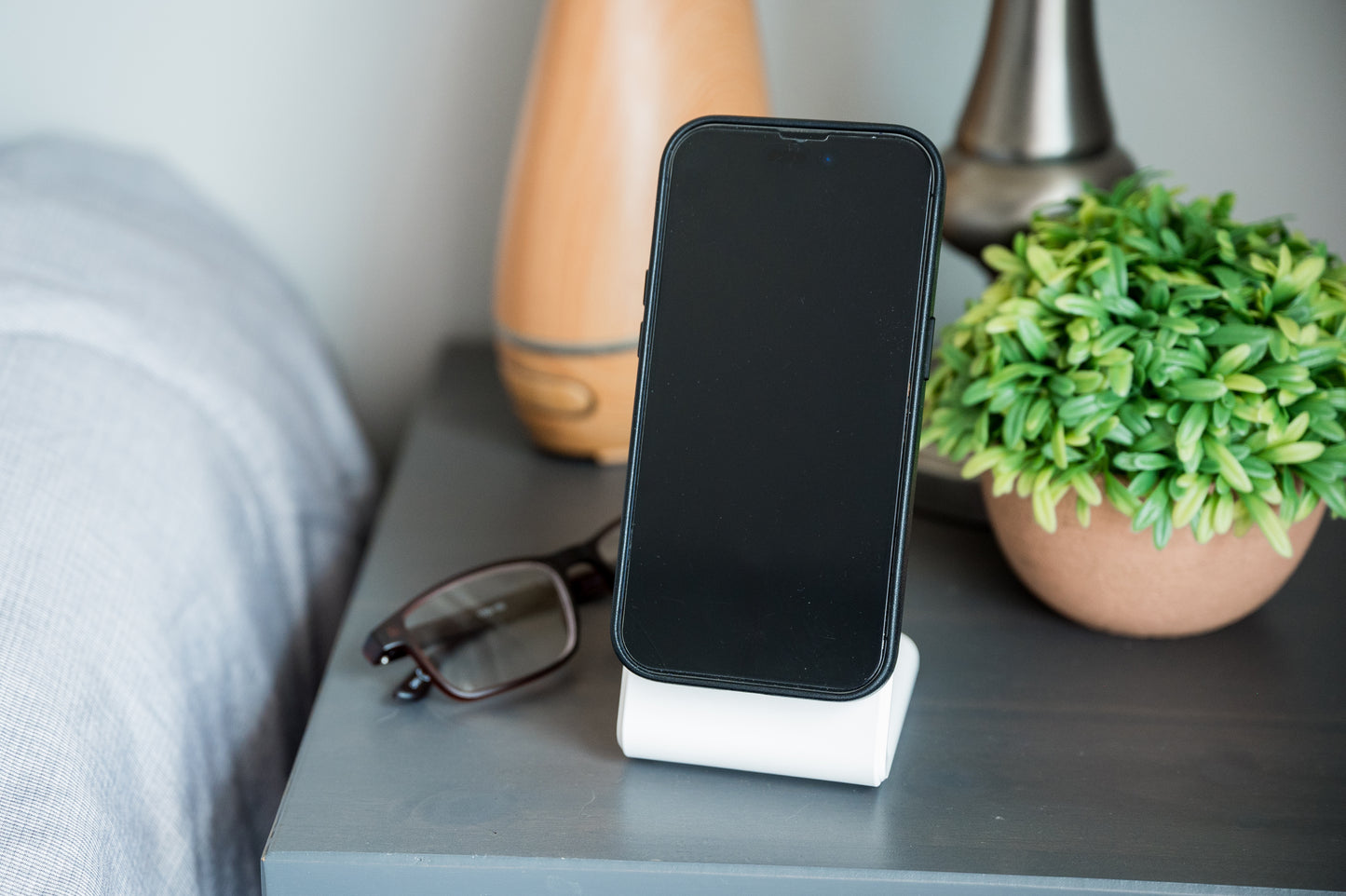 MagSafe Stand Charger in Portrait Mode